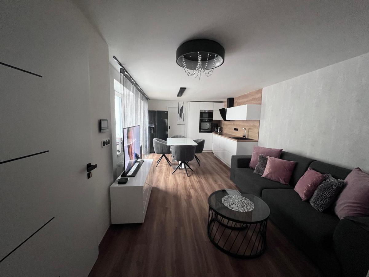 Elizabeth'S Apartments Velke Pavlovice Exterior photo